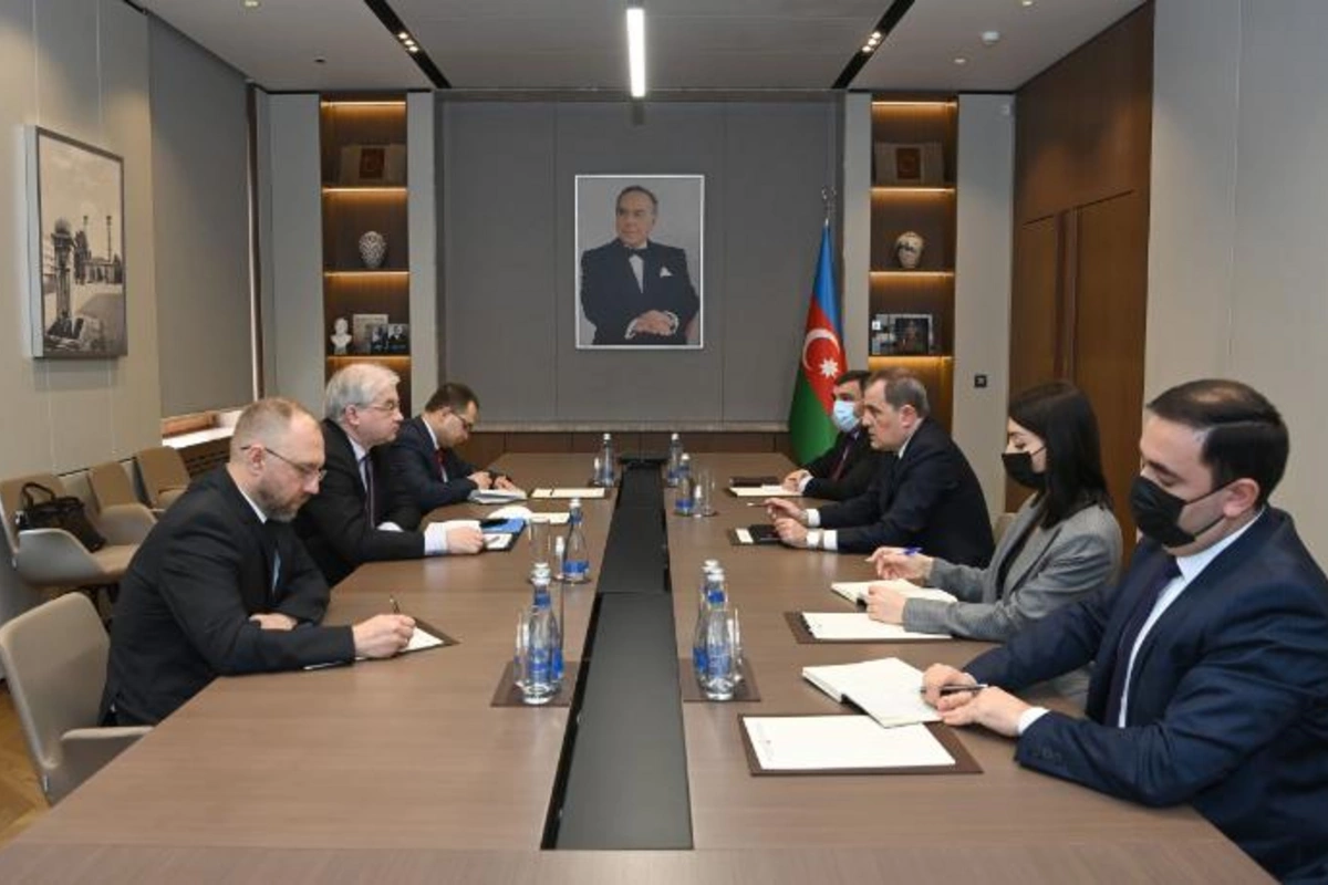 Ceyhun Bayramov İqor Xovayev ilə görüşdü