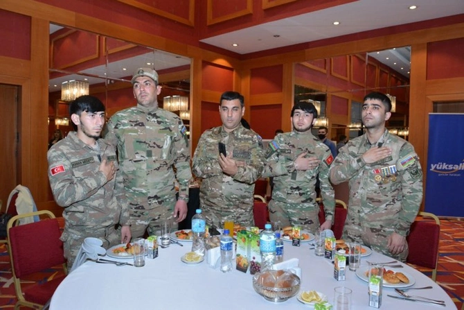 “Benilüks” və “Dayaq” şəhid ailələri və qazilərə iftar verdi — FOTOLAR
