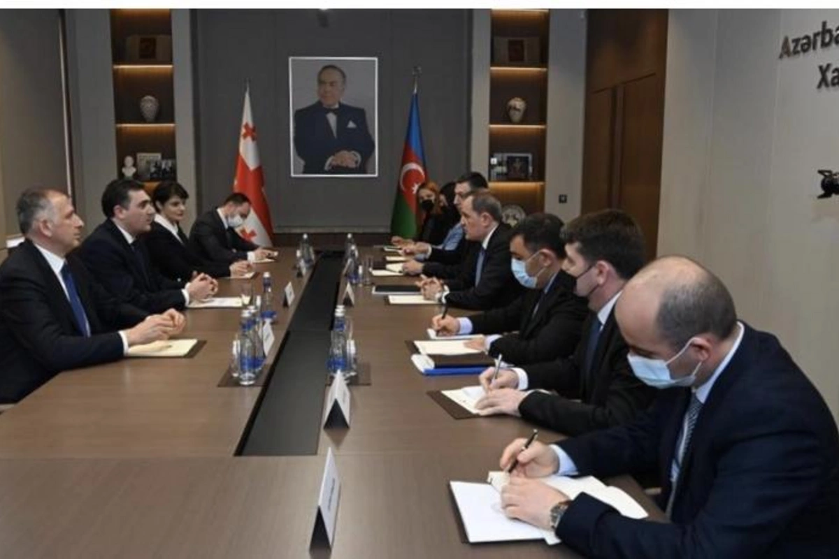 Azərbaycan və Gürcüstan XİN başçıları arasında görüş keçirildi