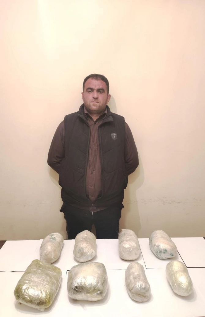 Sərhədçilər ölkəyə narkotik keçirilməsinin qarşısını aldılar — FOTOLAR