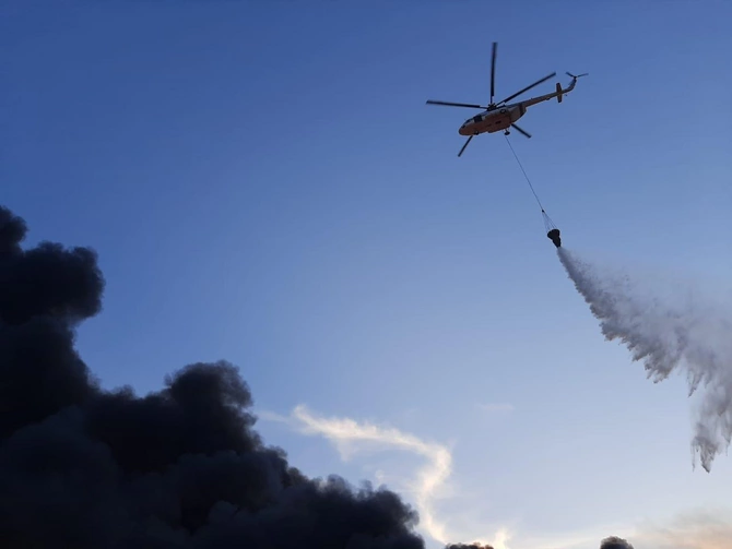 Sumqayıtdakı yanğının söndürülməsinə helikopterlər və qatar cəlb olundu — FOTOLAR (VİDEO) Sumqayıtdakı yanğının söndürülməsinə helikopterlər və qatar cəlb olundu — FOTOLAR (VİDEO)