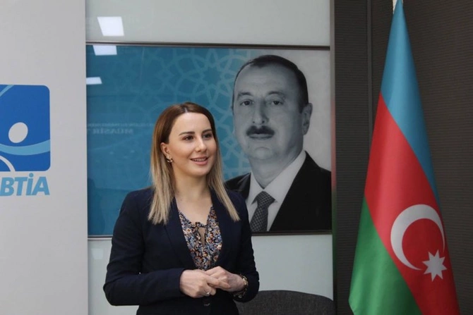 Tanınmış PR mütəxəssisləri tələbələrə kommunikasıyanın əhəmiyyətinə dair təlim keçib — FOTOLAR Tanınmış PR mütəxəssisləri tələbələrə kommunikasıyanın əhəmiyyətinə dair təlim keçib — FOTOLAR