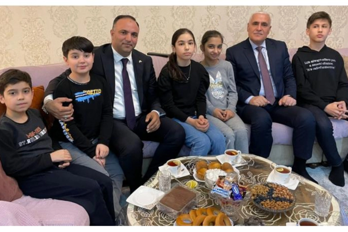 Xətaidə Aprel döyüşləri şəhidlərinin ailələri ziyarət olundu — FOTOLAR
