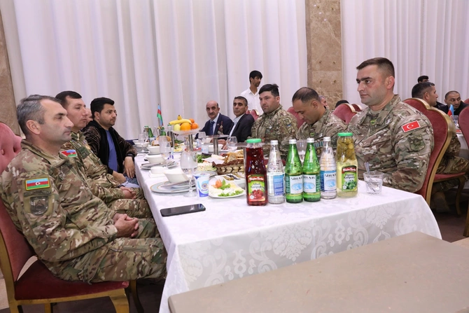 Xırdalanda şəhidlərin xatirəsinə və qazilər üçün növbəti iftar süfrəsi açıldı — FOTOLAR