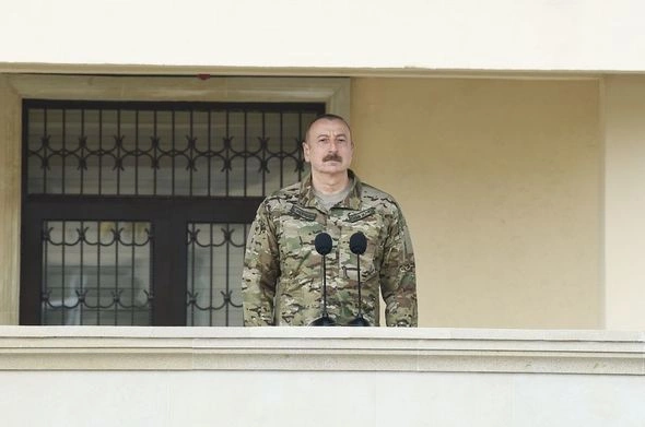 Prezident XTQ-nin hərbi hissəsində oldu — YENİLƏNİB Prezident XTQ-nin hərbi hissəsində oldu — YENİLƏNİB