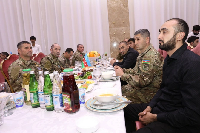 Xırdalanda şəhidlərin xatirəsinə və qazilər üçün növbəti iftar süfrəsi açıldı — FOTOLAR