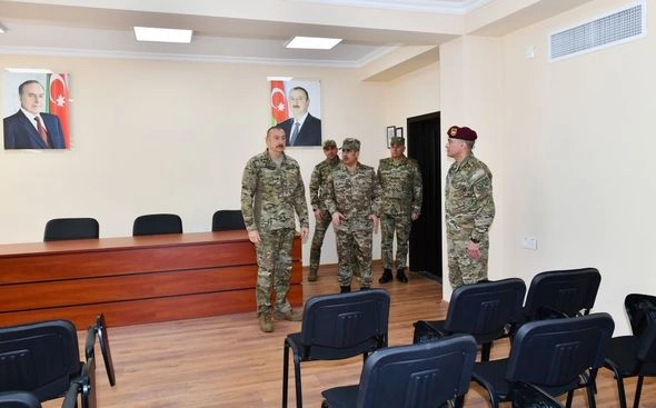 Prezident XTQ-nin hərbi hissəsində oldu — YENİLƏNİB Prezident XTQ-nin hərbi hissəsində oldu — YENİLƏNİB