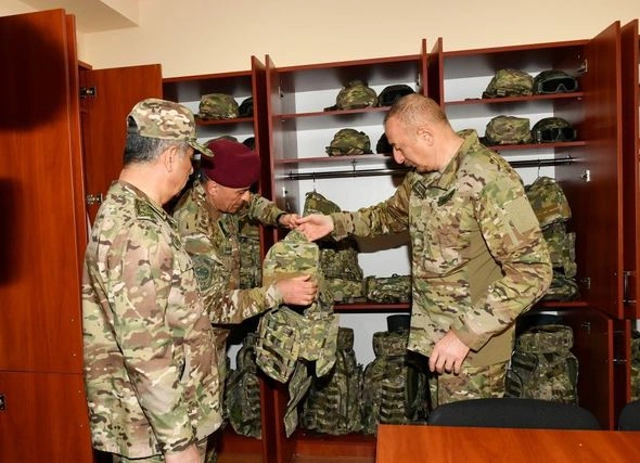Prezident XTQ-nin hərbi hissəsində oldu — YENİLƏNİB Prezident XTQ-nin hərbi hissəsində oldu — YENİLƏNİB