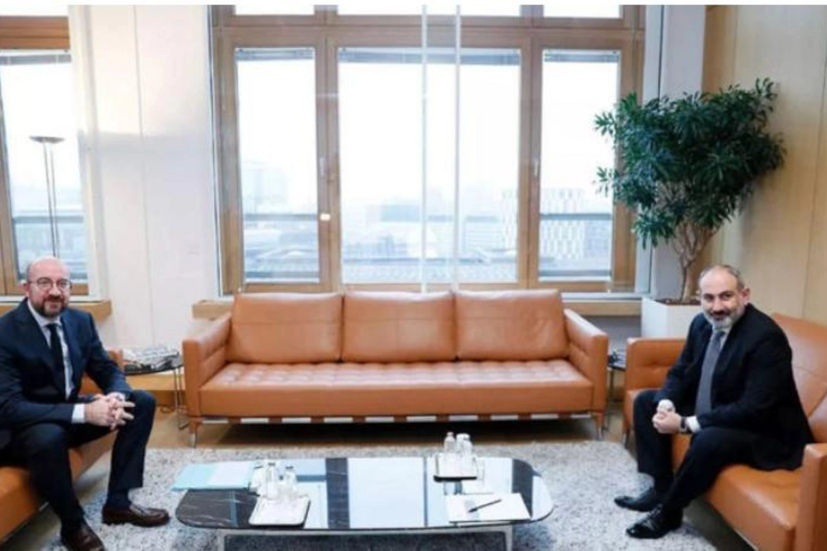 Şarl Mişellə Paşinyan arasında görüş başladı