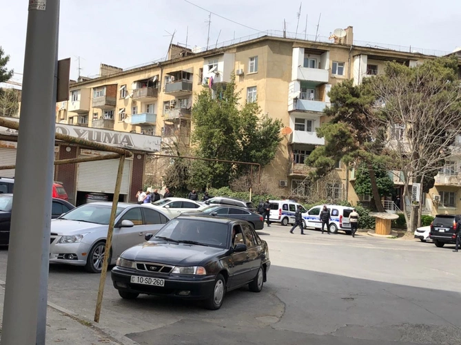 Bakıda kişi küçənin ortasında əvvəlcə arvadını, sonra özünü öldürdü — YENİLƏNİB