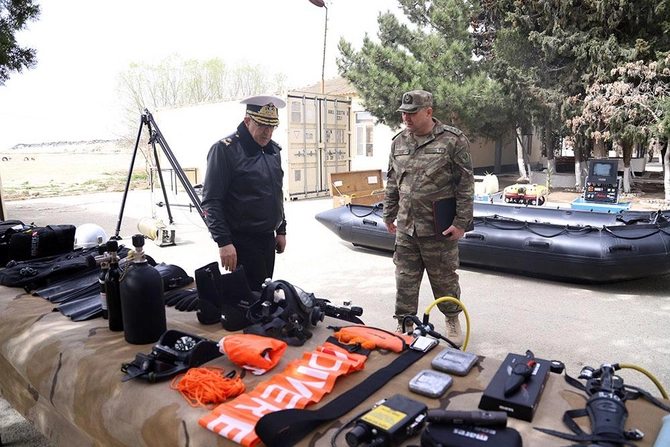 Kontr-admiral “Efes-2022” təlimində iştirak edəcək heyətin hazırlığını yoxladı — FOTOLAR
