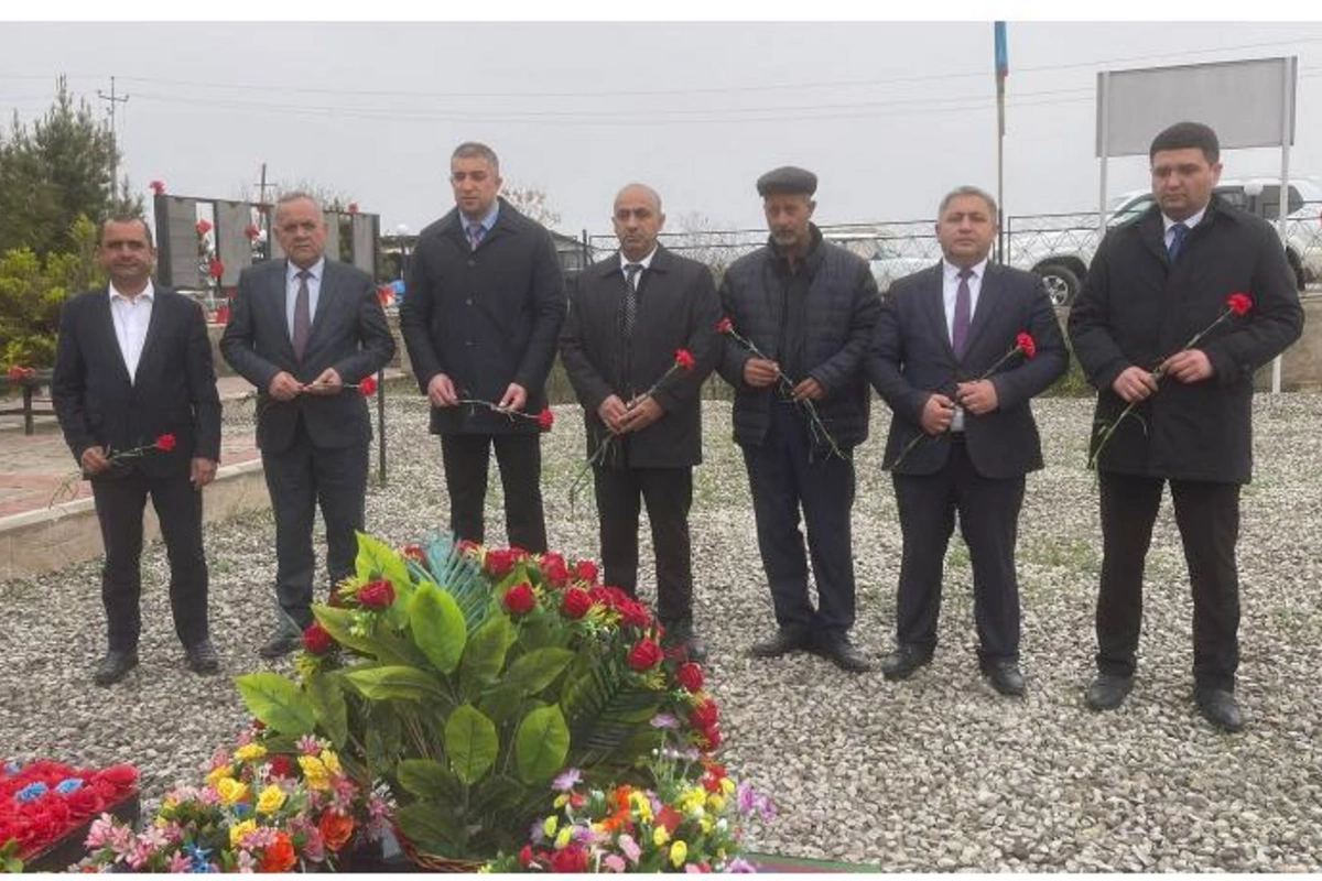 Salyanda Vətən Müharibəsi şəhidinin məzarı ziyarət olundu — FOTOLAR