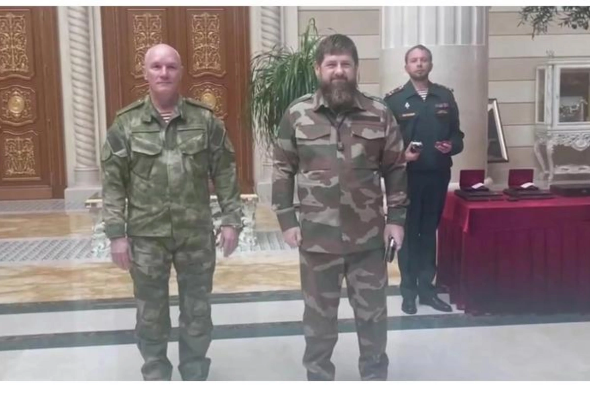 Kadırova general-leytenant paqonu təqdim edildi