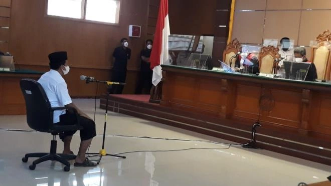 13 şagirdinə təcavüz edən direktor edam ediləcək 13 şagirdinə təcavüz edən direktor edam ediləcək