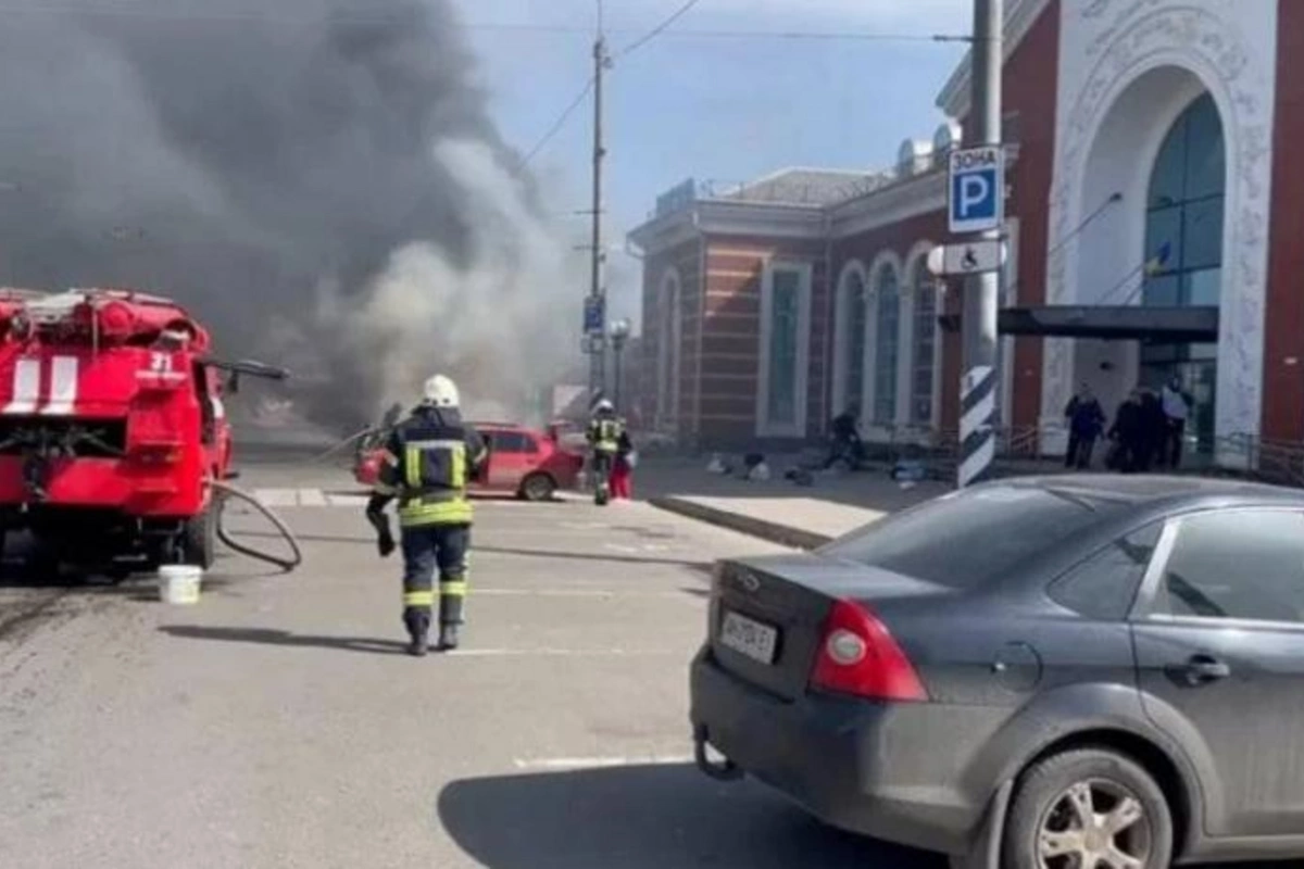 Ukraynada vağzala hücum nəticəsində ölü sayı 50-yə çatdı
