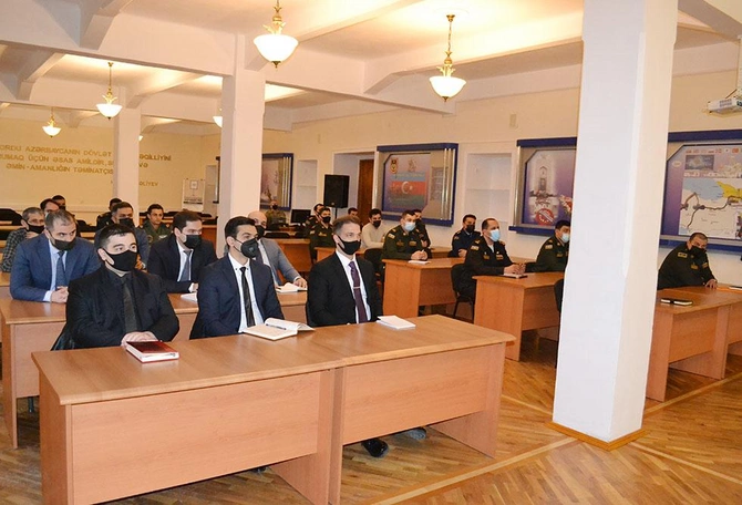 Bakıda NATO-nun təlim kursu keçirildi — FOTOLAR Bakıda NATO-nun təlim kursu keçirildi — FOTOLAR