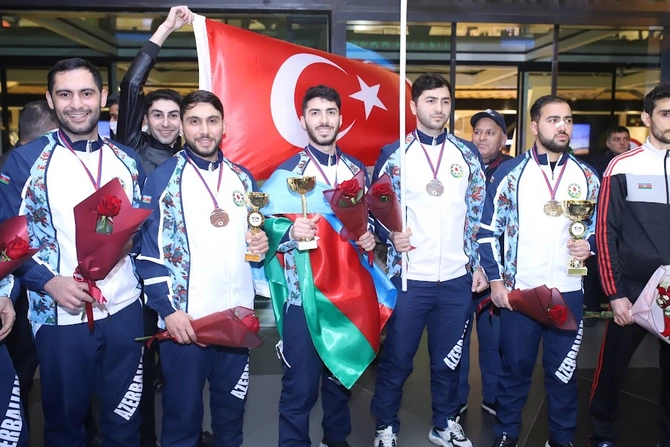 Avropa çempionatında uğurlu nəticə qazanan karateçilərimiz Vətənə qayıtdı — FOTOLAR