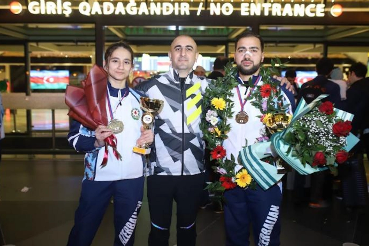 Avropa çempionatında uğurlu nəticə qazanan karateçilərimiz Vətənə qayıtdı — FOTOLAR