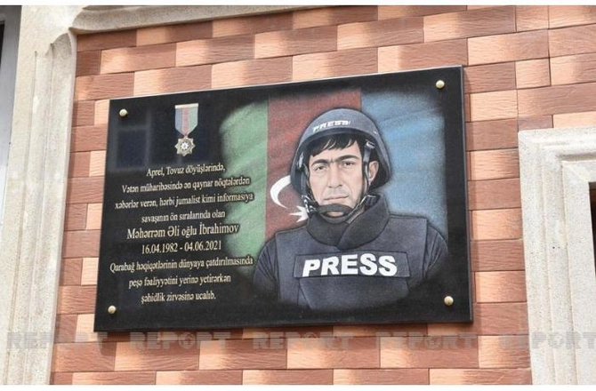 Şəhid jurnalist Məhərrəm İbrahimovun il mərasimi keçirilib — FOTOLAR Şəhid jurnalist Məhərrəm İbrahimovun il mərasimi keçirilib — FOTOLAR
