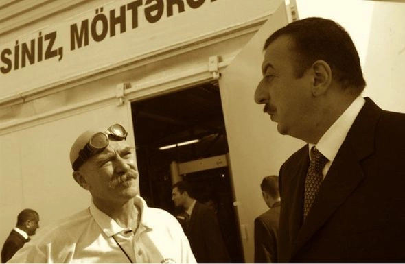 ABŞ-ın məşhur jurnalisti Heydər Əliyevin nadir şəkillərindən birini paylaşdı — FOTO