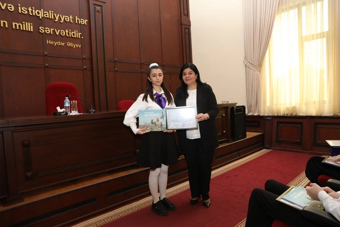 Heydər Əliyevə həsr olunan inşa müsabiqəsinin qalibləri mükafatlandırıldı — FOTOLAR