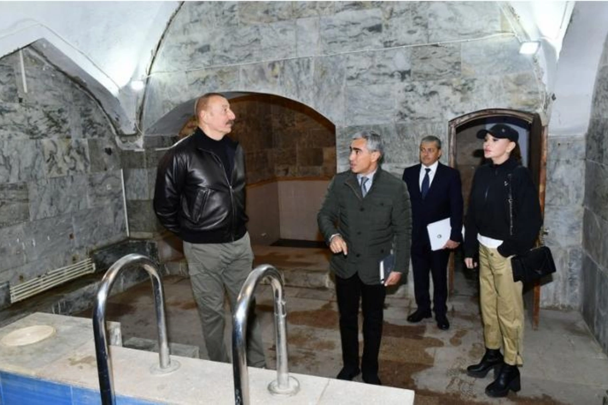 Prezident və xanımı Şuşadakı inzibati binada və Şirin su hamamında bərpa işləri ilə tanış olublar — FOTOLAR