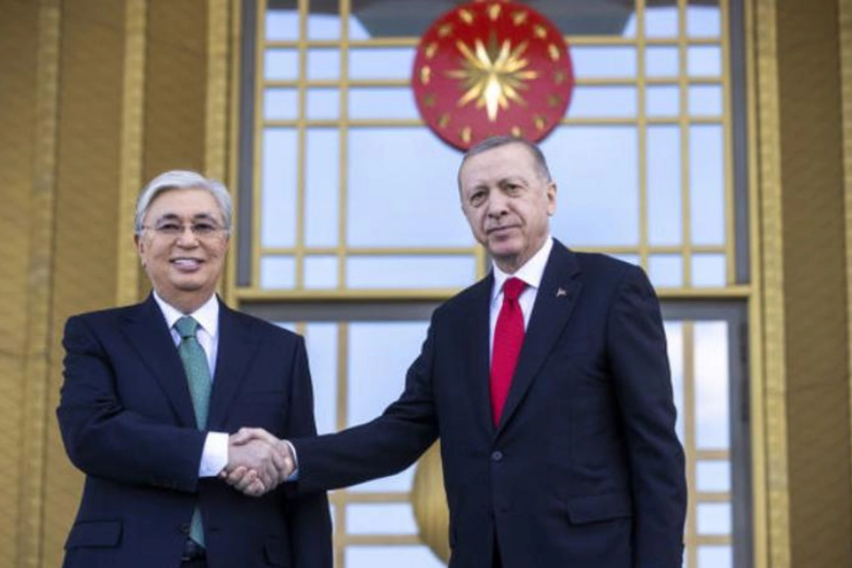 Tokayev Ərdoğanla görüşdü