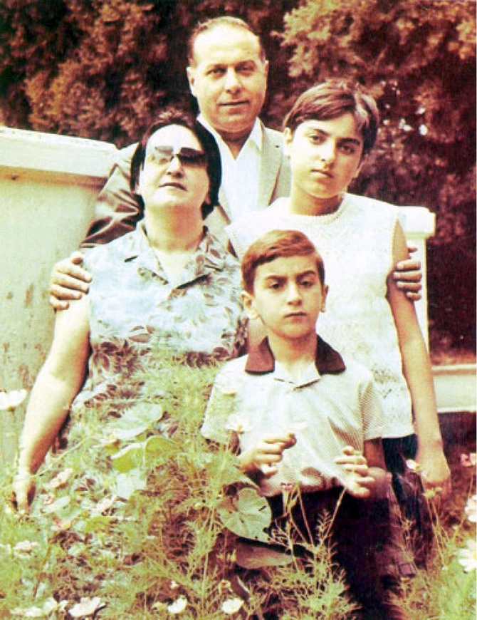 Şuşada milli bayrağımızın qürurla dalğalanması Heydər Əliyev siyasətinin təntənəsidir Şuşada milli bayrağımızın qürurla dalğalanması Heydər Əliyev siyasətinin təntənəsidir