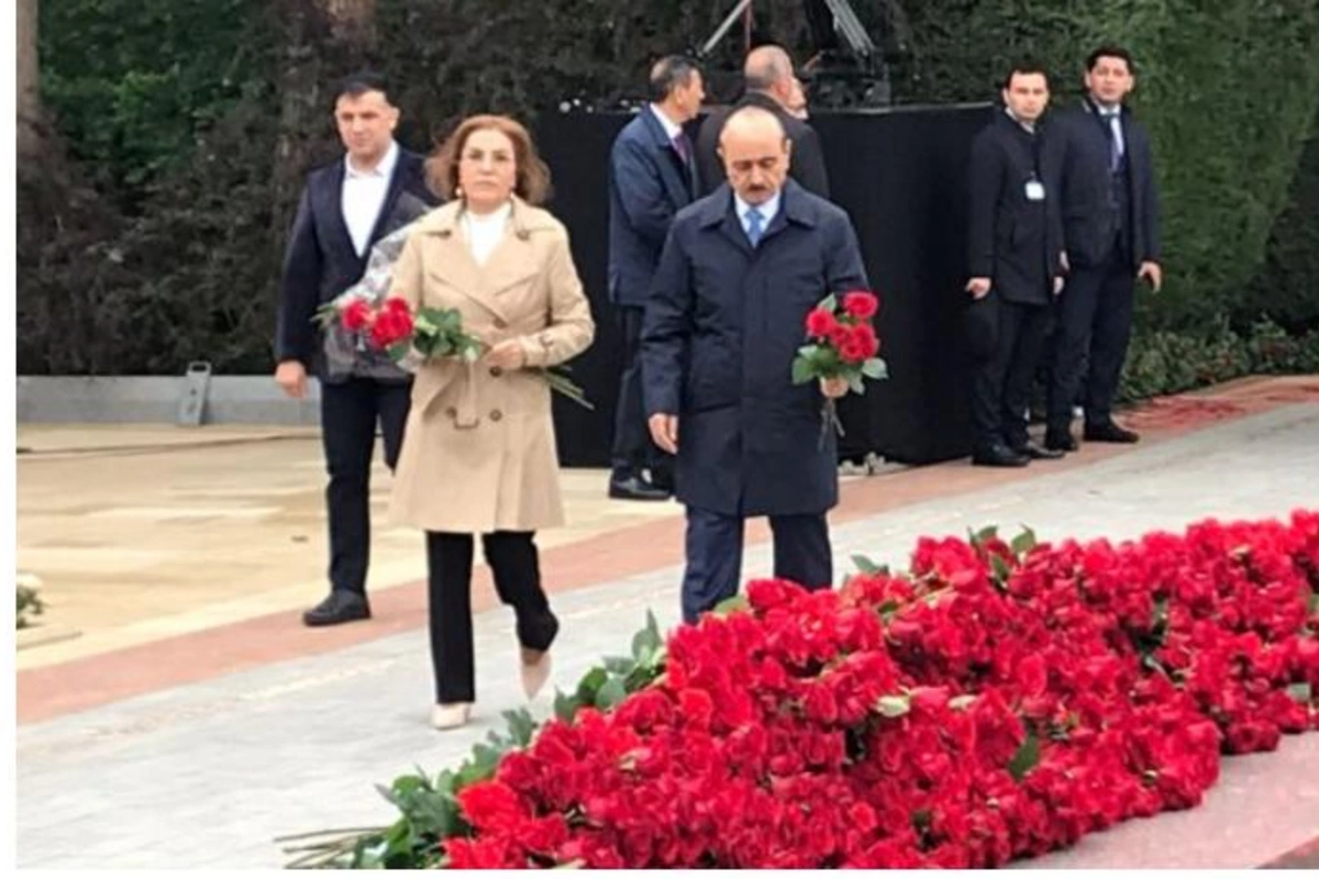 Əli Həsənov üzə çıxdı — Sabiq köməkçi Fəxri Xiyabanda göründü