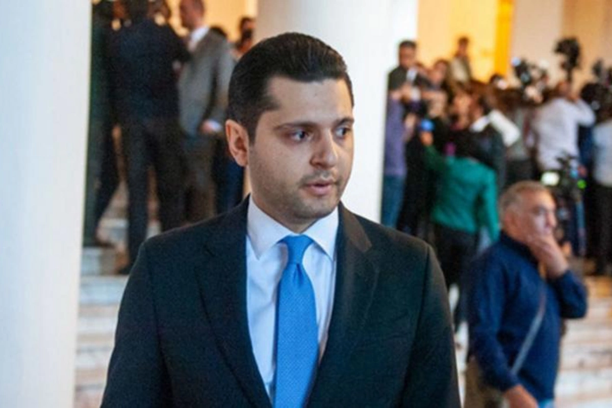 Paşinyanın müavini beynəlxalq axtarışa verildi — FAKT