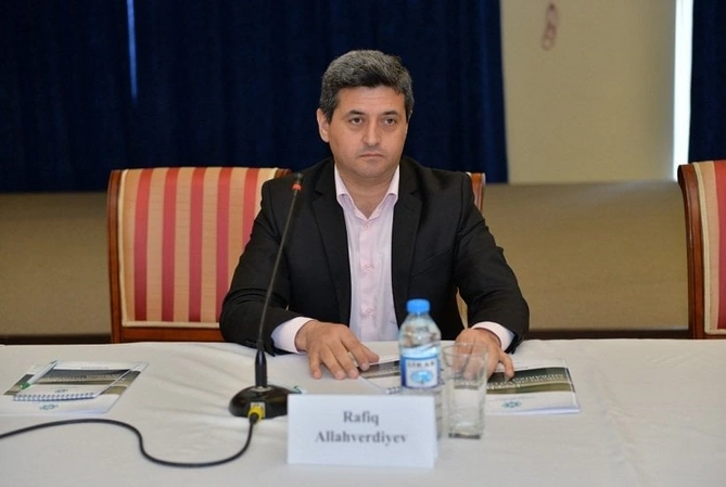 Psixoloq: “Sosial şəbəkə filterləri natamamlıq kompleksi yaradır”