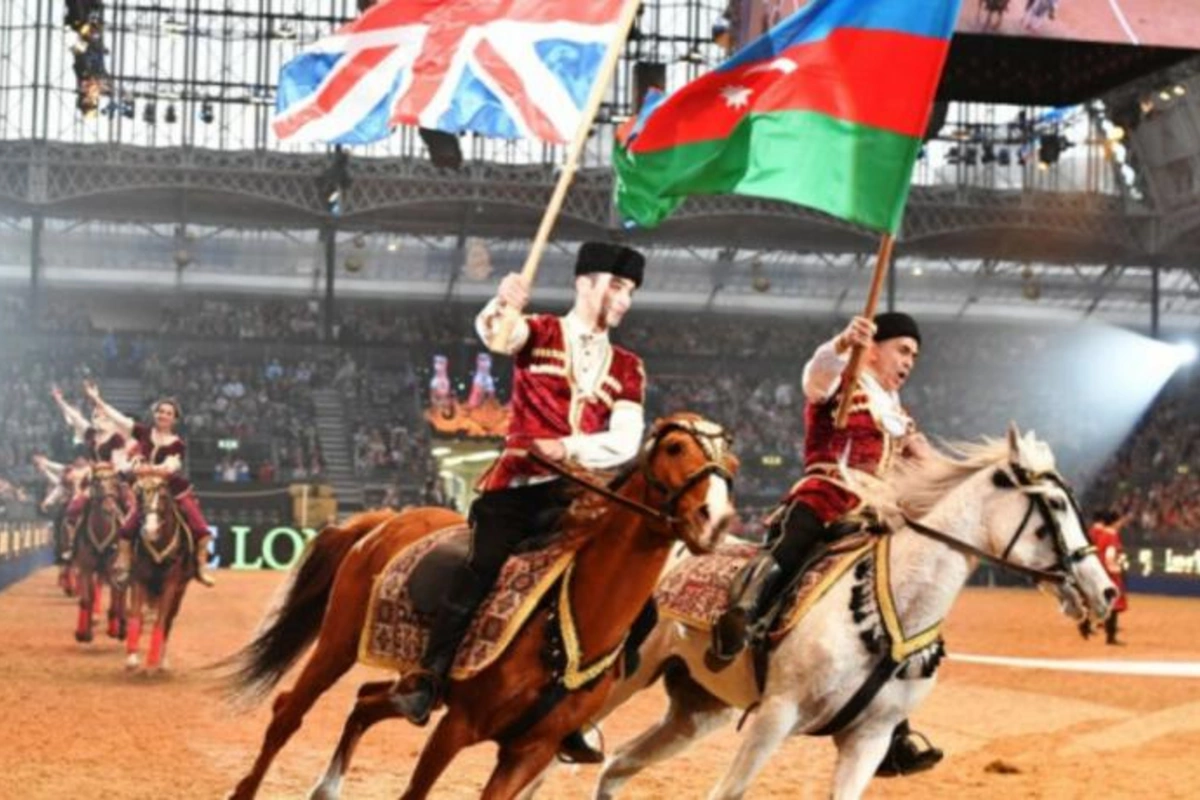 Qarabağ atları Kraliça Elizabetin qarşısında çapacaq