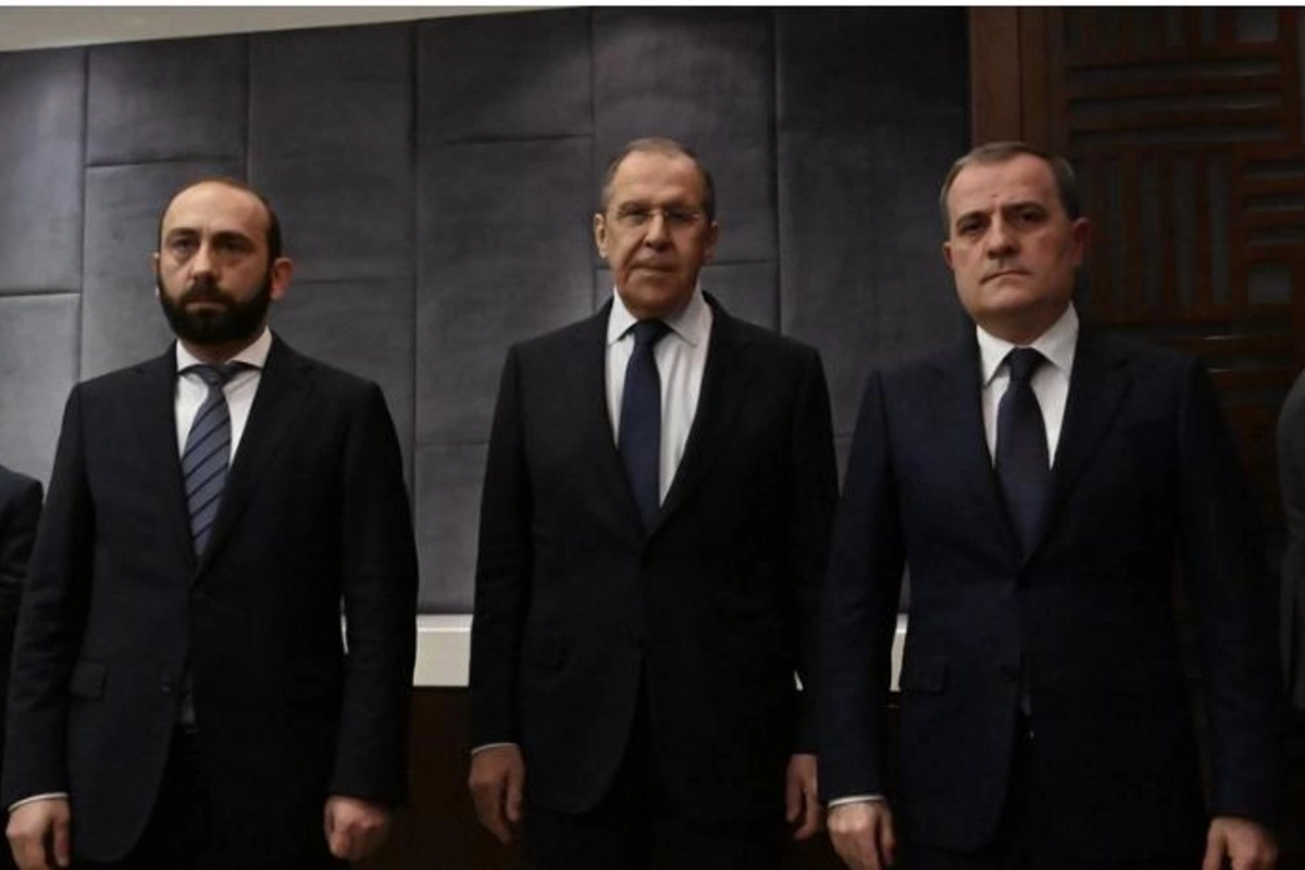 Azərbaycan, Rusiya və Ermənistan XİN başçıları üçtərəfli bəyanatları müzakirə etdilər