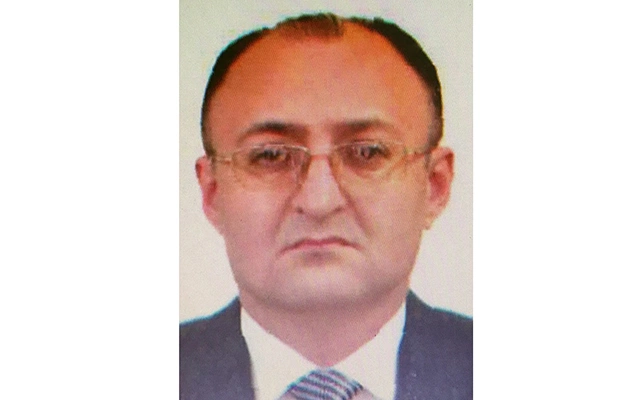 Ölkədən qaçan Aparat rəhbəri axtarışa verildi — FOTOLAR Ölkədən qaçan Aparat rəhbəri axtarışa verildi — FOTOLAR