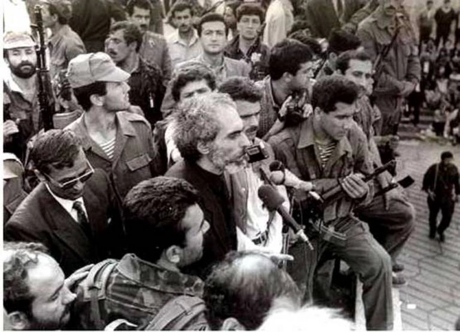 14 mayda Mütəllibov rus generalının AXC rəhbərlərini həbs təklifini niyə rədd etdi?