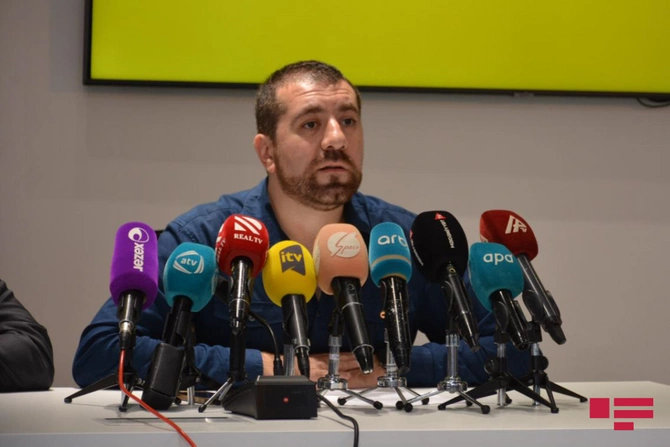 İsa Məlikov: “Avroviziya”da israrla bizdən 12 balı Britaniyaya vermək tələb olundu” İsa Məlikov: “Avroviziya”da israrla bizdən 12 balı Britaniyaya vermək tələb olundu”