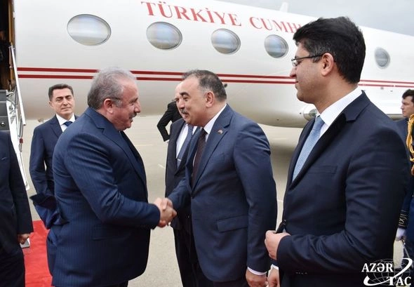TBMM sədri Azərbaycana gəldi — FOTOLAR TBMM sədri Azərbaycana gəldi — FOTOLAR