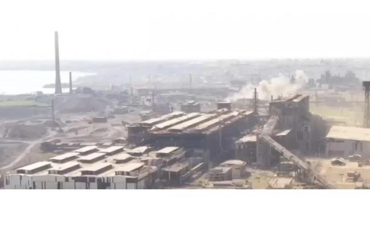 Mariupol müdafiəçilərini daşıyan yeddi avtobus Azovstaldan yola düşdü