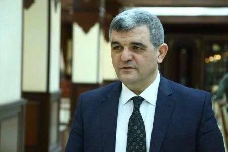 Deputatlardan baş redaktorun təklifinə dəstək — Gəncədən Rizəyə ucuz reyslər açılsın!