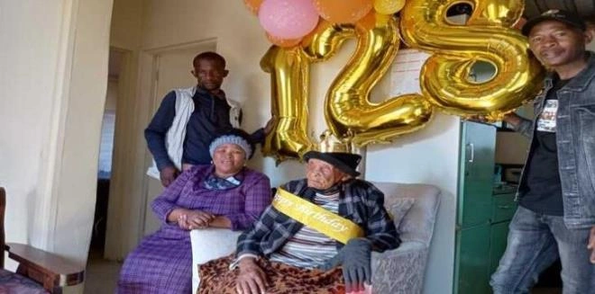 128 yaşlı qadın uzunömürlülüyün sirrini açdı — FOTOLAR
