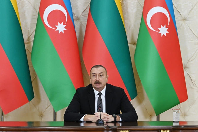 Azərbaycan və Litva prezidentləri mətbuata bəyanatlarla çıxış etdilər — FOTOLAR (YENİLƏNDİ) Azərbaycan və Litva prezidentləri mətbuata bəyanatlarla çıxış etdilər — FOTOLAR (YENİLƏNDİ)