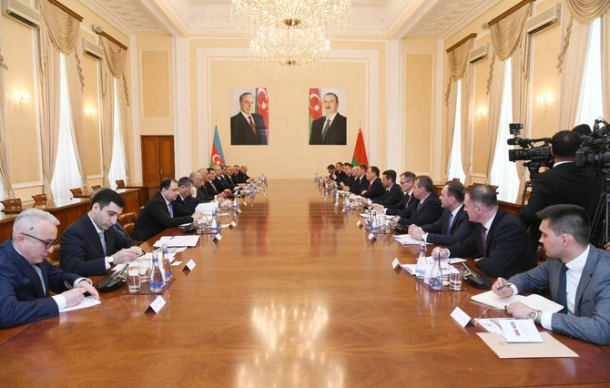 Azərbaycan və Belarus hökumət başçıları arasında görüş keçirildi — FOTOLAR Azərbaycan və Belarus hökumət başçıları arasında görüş keçirildi — FOTOLAR