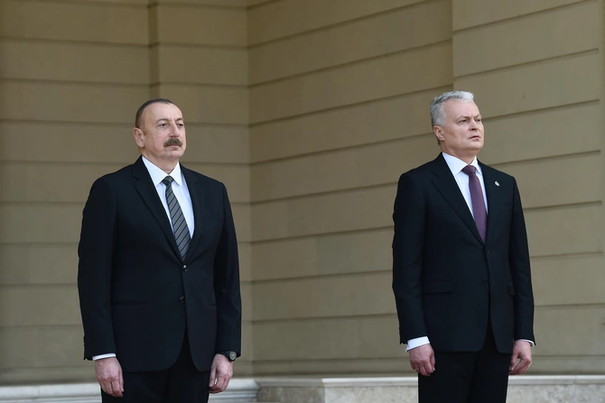 Litva prezidentinin rəsmi qarşılanma mərasimi oldu — FOTOLAR