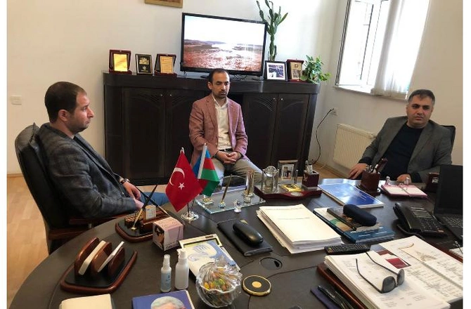 Vahid Əhmədov “Dördbucaq” layihəsində: “Nazirlərimizin 50-60 faizinin Quba-Xaçmaz bölgəsində villası var” — FOTOLAR