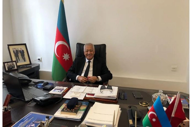 Vahid Əhmədov “Dördbucaq” layihəsində: “Nazirlərimizin 50-60 faizinin Quba-Xaçmaz bölgəsində villası var” — FOTOLAR