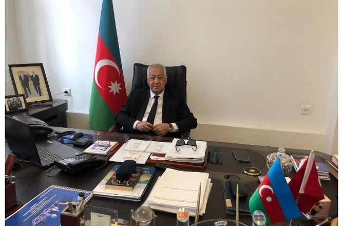 Vahid Əhmədov “Dördbucaq” layihəsində: “Nazirlərimizin 50-60 faizinin Quba-Xaçmaz bölgəsində villası var” — FOTOLAR
