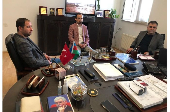 Vahid Əhmədov “Dördbucaq” layihəsində: “Nazirlərimizin 50-60 faizinin Quba-Xaçmaz bölgəsində villası var” — FOTOLAR
