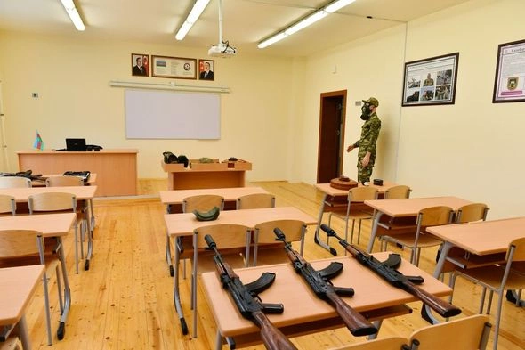 İlham Əliyev və Mehriban Əliyeva Sabunçuda məktəbin açılışında iştirak etdilər — YENİLƏNİB