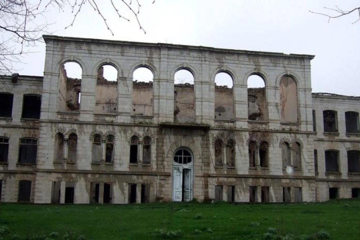 Şuşa Real Məktəbinin bərpasına 1 milyon manat ayrıldı
