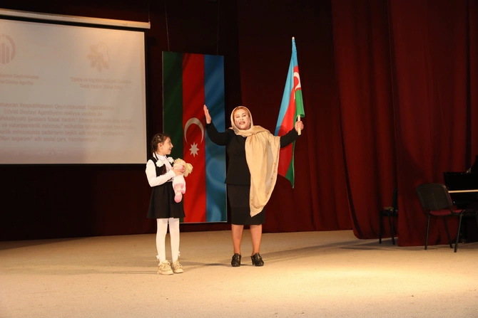 Xırdalanda “Jest dilində vətən və vətənpərvərlik mövzusu” layihəsinin yekun tədbiri keçirildi — FOTOLAR Xırdalanda “Jest dilində vətən və vətənpərvərlik mövzusu” layihəsinin yekun tədbiri keçirildi — FOTOLAR